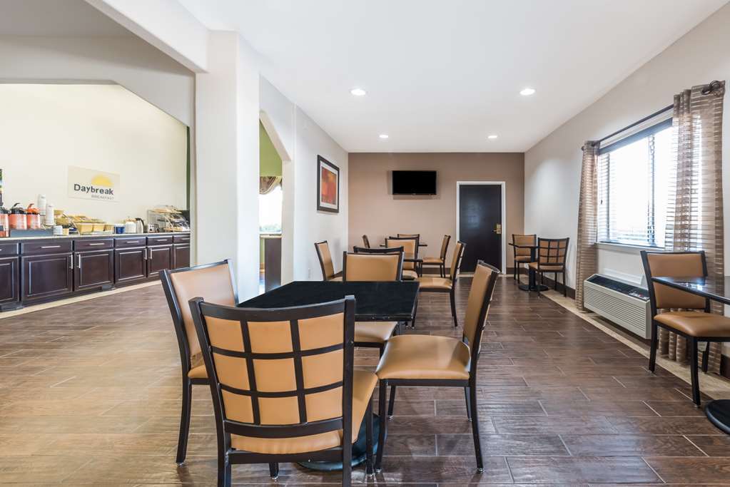 Days Inn & Suites By Wyndham Dallas Facilities photo